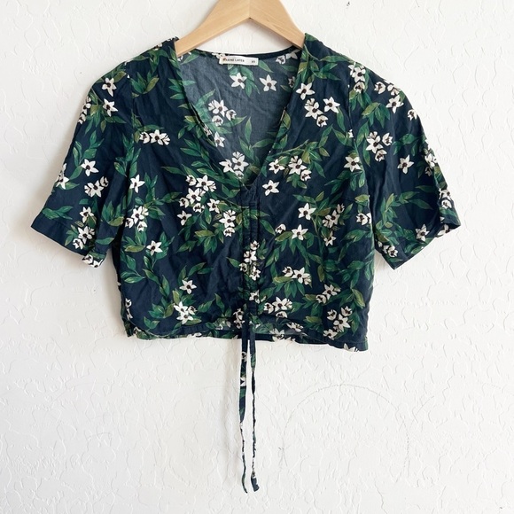 Marine Layer Bek Cinch Top in Black Floral - Picture 2 of 7